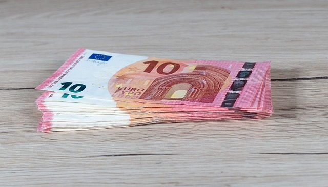 Arrhes et acomptes : quelles différences ? Règles juridiques